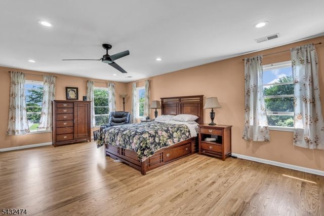 4 Harman Ct, Hillsborough Twp., NJ 08844