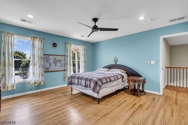 4 Harman Ct, Hillsborough Twp., NJ 08844