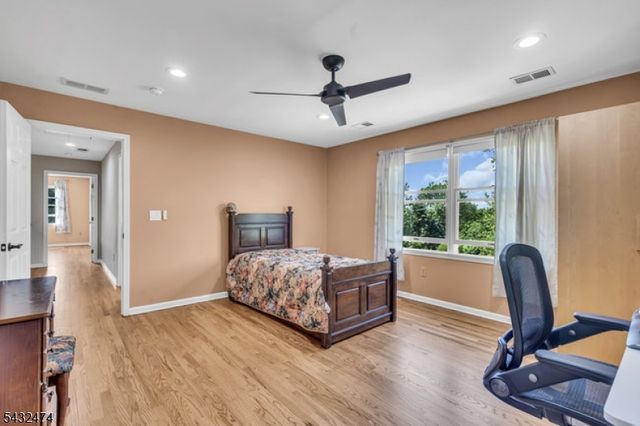 4 Harman Ct, Hillsborough Twp., NJ 08844
