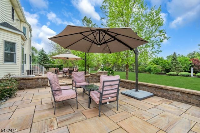 4 Harman Ct, Hillsborough Twp., NJ 08844
