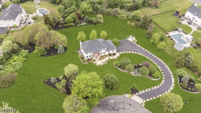 4 Harman Ct, Hillsborough Twp., NJ 08844