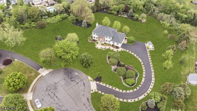 4 Harman Ct, Hillsborough Twp., NJ 08844