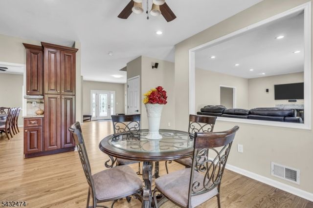 4 Harman Ct, Hillsborough Twp., NJ 08844