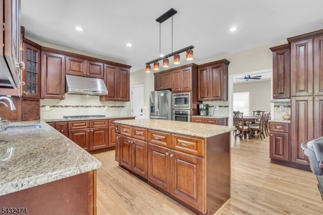 4 Harman Ct, Hillsborough Twp., NJ 08844