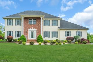 4 Harman Ct, Hillsborough Twp., NJ 08844
