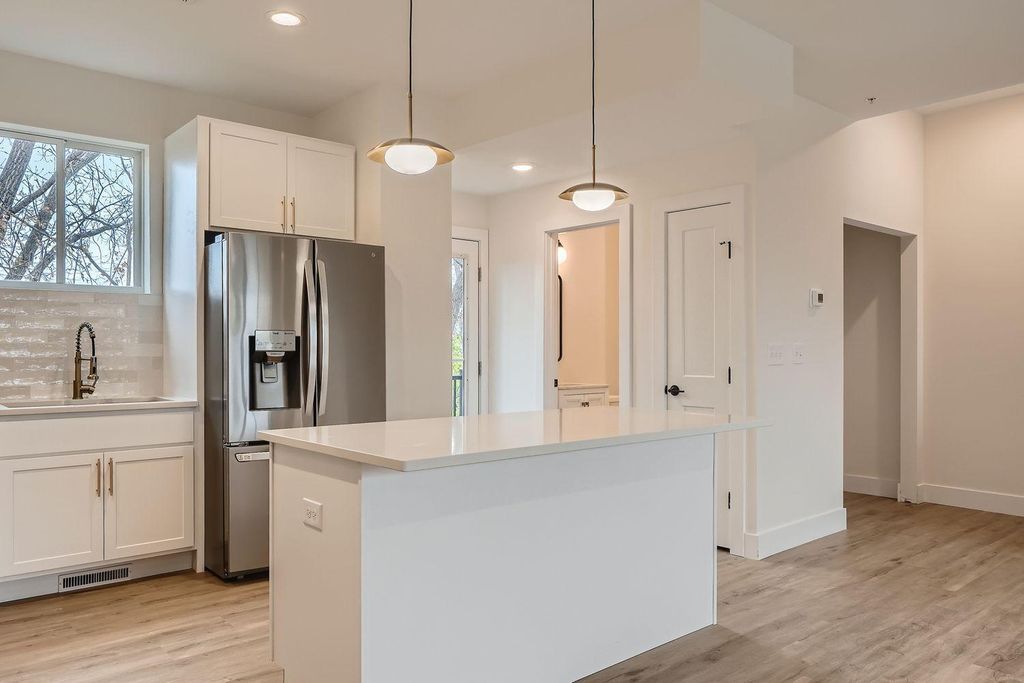 1995 11th Avenue E Unit 2, Maplewood, MN 55119