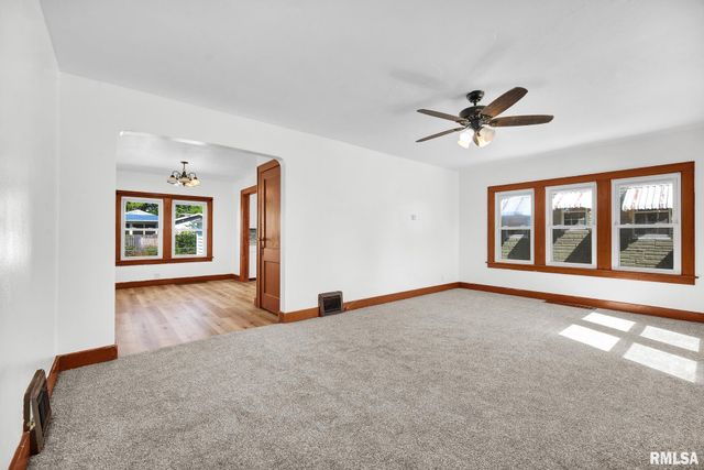 1003 CHESTNUT Street, Pekin, IL 61554