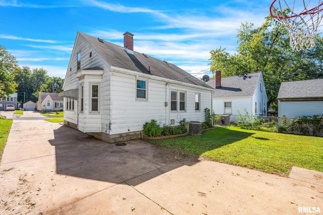 1003 CHESTNUT Street, Pekin, IL 61554