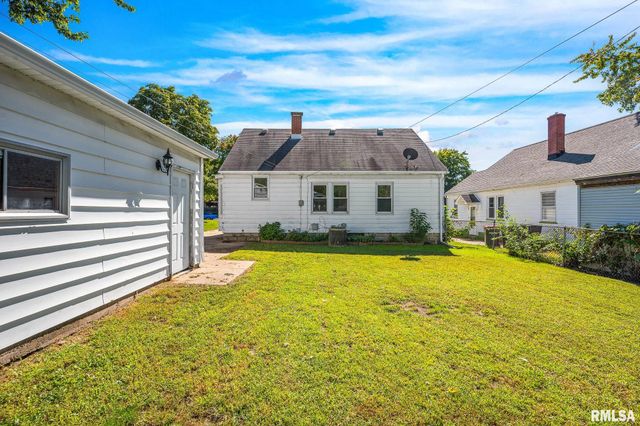 1003 CHESTNUT Street, Pekin, IL 61554