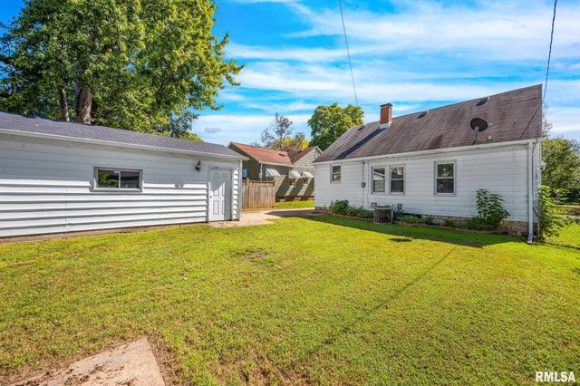 1003 CHESTNUT Street, Pekin, IL 61554