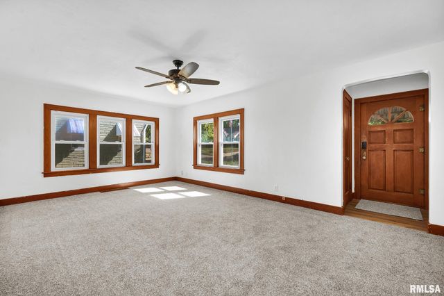 1003 CHESTNUT Street, Pekin, IL 61554