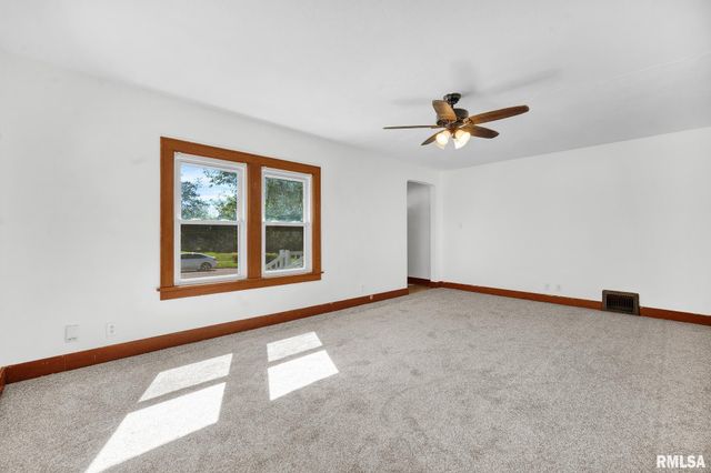 1003 CHESTNUT Street, Pekin, IL 61554