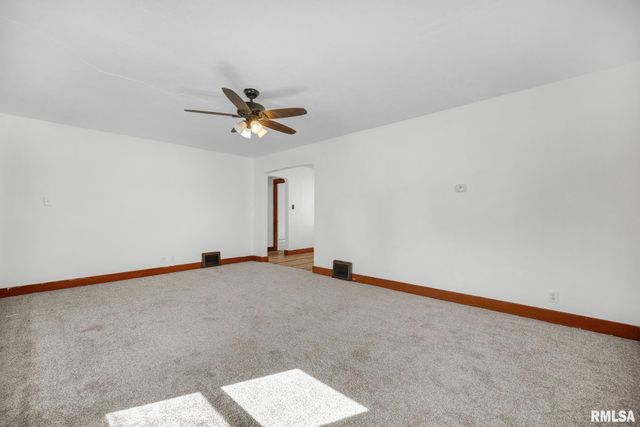 1003 CHESTNUT Street, Pekin, IL 61554