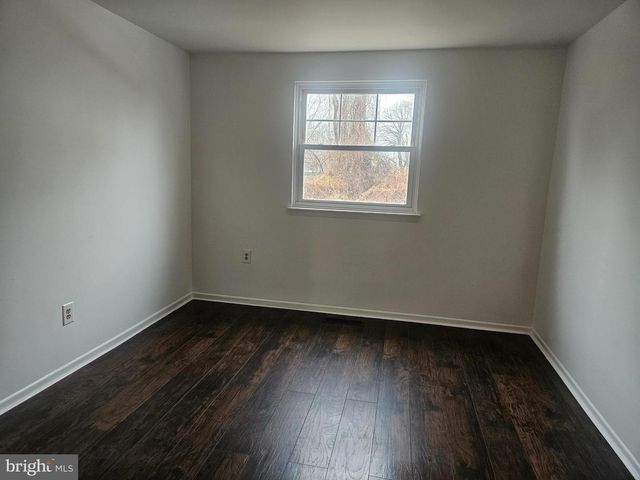 9156 ELLIE DR, Philadelphia, PA 19114