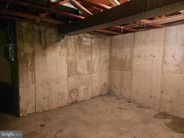 9156 ELLIE DR, Philadelphia, PA 19114