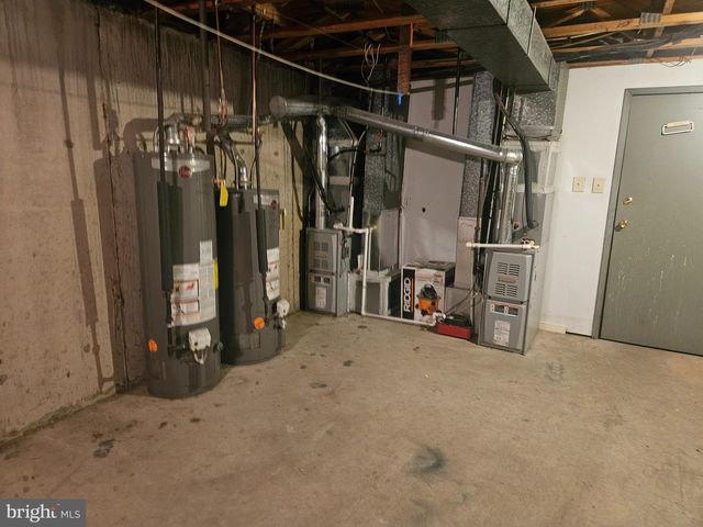 9156 ELLIE DR, Philadelphia, PA 19114