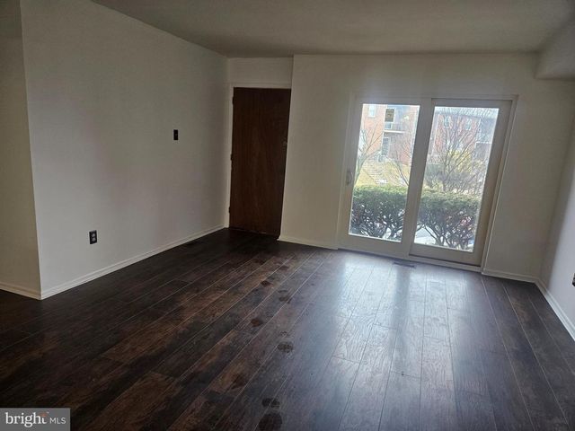 9156 ELLIE DR, Philadelphia, PA 19114