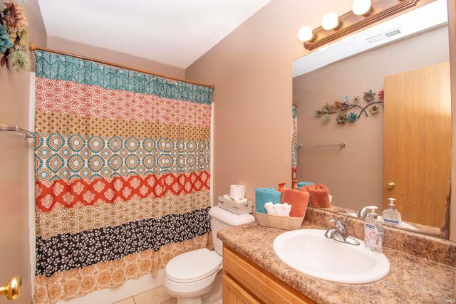 206 Glory Avenue, Kendallville, IN 46755