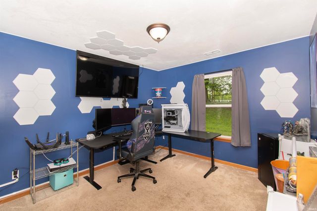 206 Glory Avenue, Kendallville, IN 46755