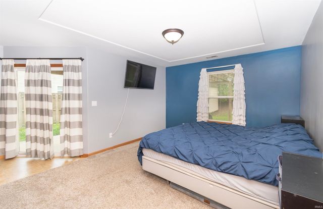206 Glory Avenue, Kendallville, IN 46755
