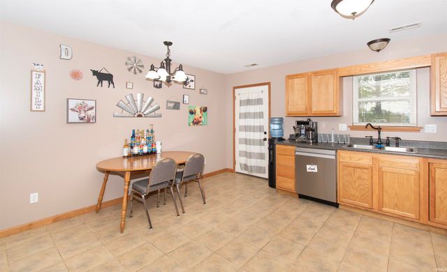 206 Glory Avenue, Kendallville, IN 46755