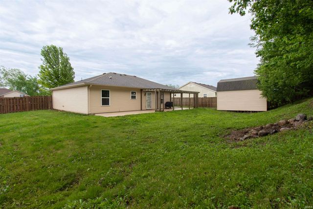 206 Glory Avenue, Kendallville, IN 46755