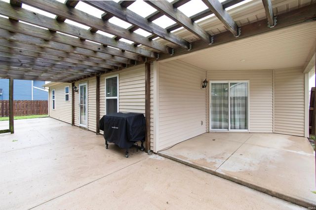 206 Glory Avenue, Kendallville, IN 46755
