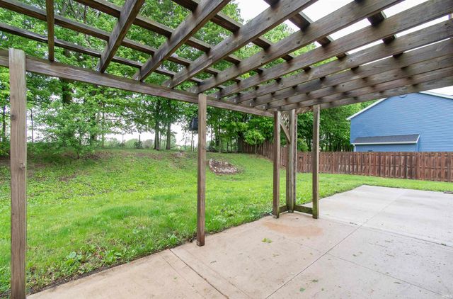 206 Glory Avenue, Kendallville, IN 46755