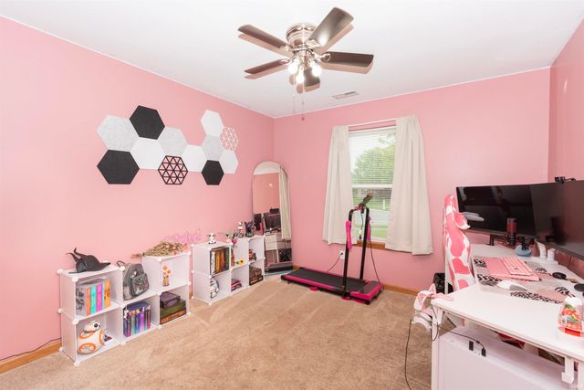 206 Glory Avenue, Kendallville, IN 46755