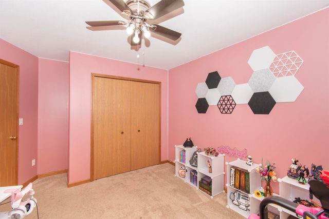 206 Glory Avenue, Kendallville, IN 46755