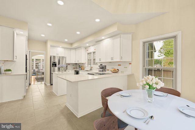 8408 COPPERLEAF CT, Fairfax Station, VA 22039