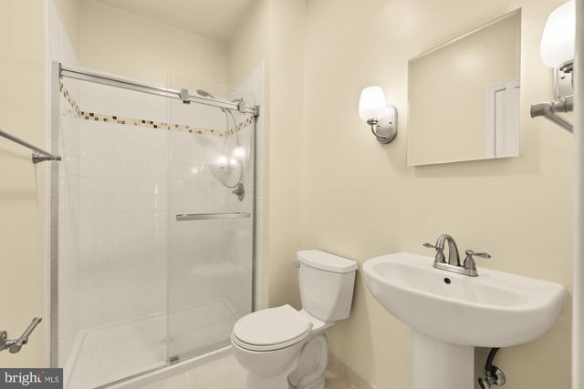 8408 COPPERLEAF CT, Fairfax Station, VA 22039