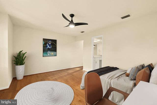 8408 COPPERLEAF CT, Fairfax Station, VA 22039