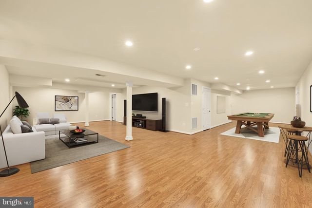8408 COPPERLEAF CT, Fairfax Station, VA 22039