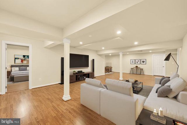 8408 COPPERLEAF CT, Fairfax Station, VA 22039