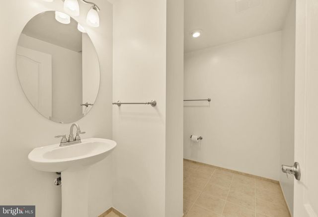 8408 COPPERLEAF CT, Fairfax Station, VA 22039