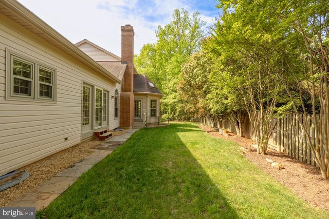8408 COPPERLEAF CT, Fairfax Station, VA 22039