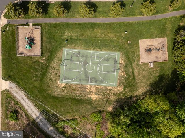 8408 COPPERLEAF CT, Fairfax Station, VA 22039