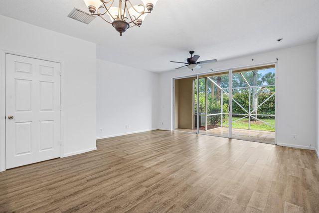 9049 Tremezzo Lane, Boynton Beach, FL 33472