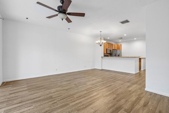 9049 Tremezzo Lane, Boynton Beach, FL 33472