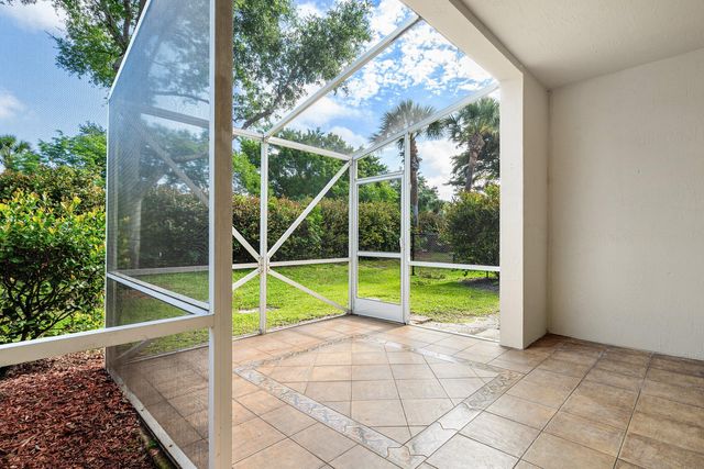 9049 Tremezzo Lane, Boynton Beach, FL 33472