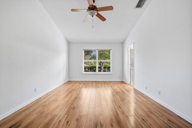 9049 Tremezzo Lane, Boynton Beach, FL 33472