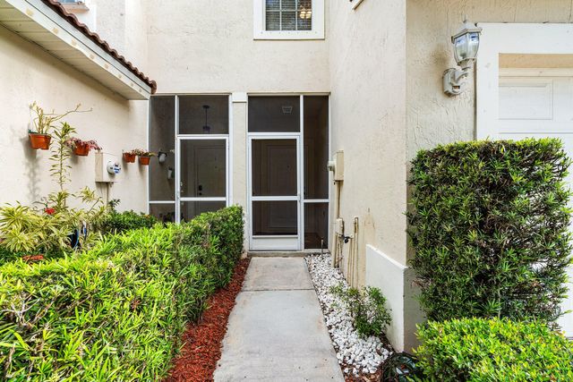 9049 Tremezzo Lane, Boynton Beach, FL 33472