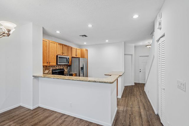 9049 Tremezzo Lane, Boynton Beach, FL 33472