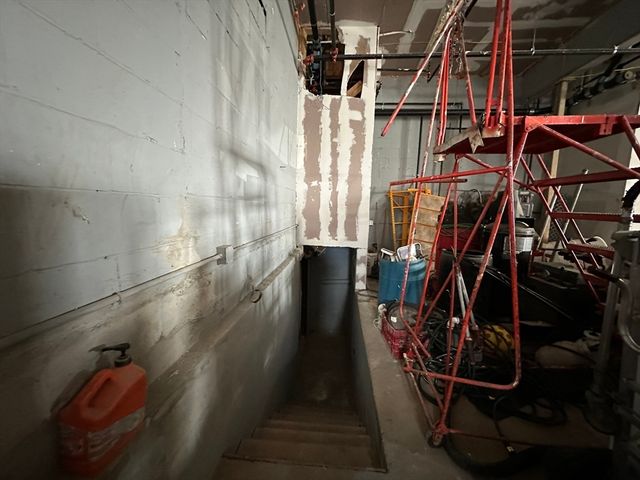 426 Boston St 1, Lynn, MA 01905