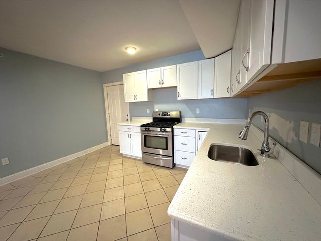 426 Boston St 1, Lynn, MA 01905