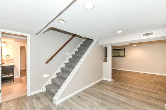 6211 E 55th Place, Indianapolis, IN 46226