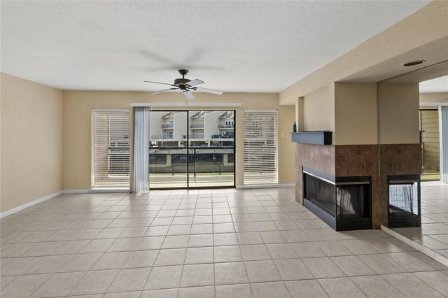 3663 Nasa Parkway 403, Seabrook, TX 77586