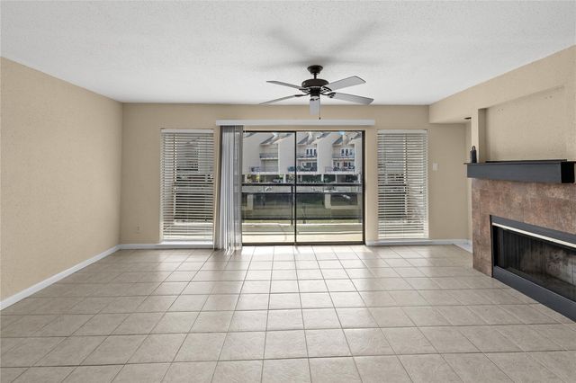 3663 Nasa Parkway 403, Seabrook, TX 77586