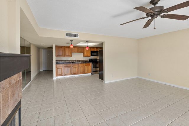 3663 Nasa Parkway 403, Seabrook, TX 77586
